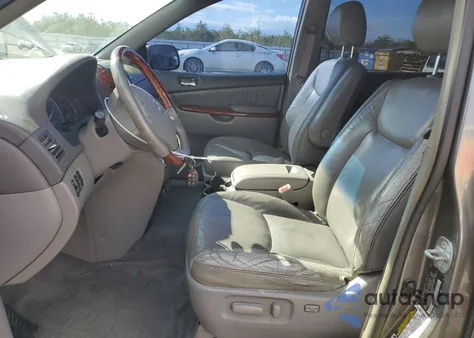 2005 Toyota Sienna Xle z USA, uszkodzony, nr VIN 5TDBA22C85S031753